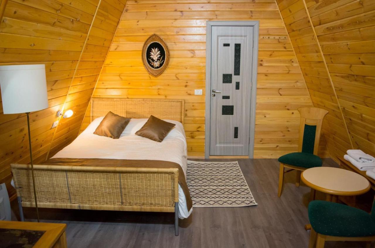 Casute Din Lemn Hotell Jiblea Veche Exteriör bild